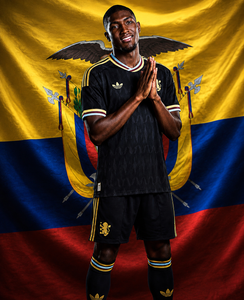 Aston Villa contacta al Club Brugge por el central ecuatoriano Joel Ordóñez.