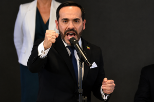 El presidente de Colombia, Abelardo de la Espriella, ordenó esta semana operaciones coordinadas entre Migración y la policía para deportar a migrantes irregulares.